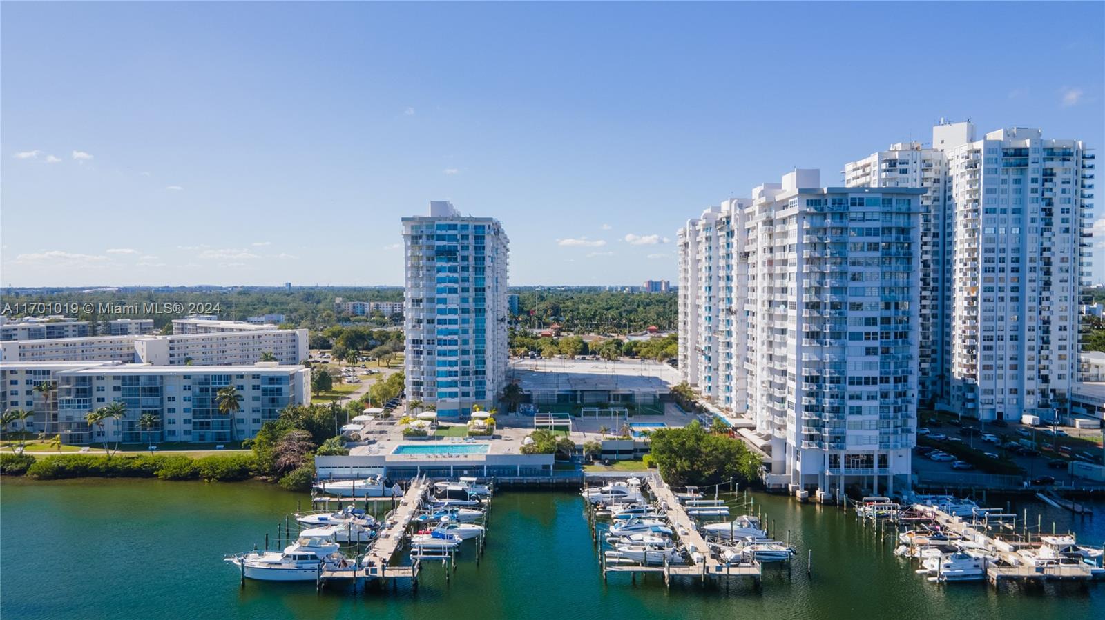 18011 Biscayne Blvd #902, Aventura, Florida image 3