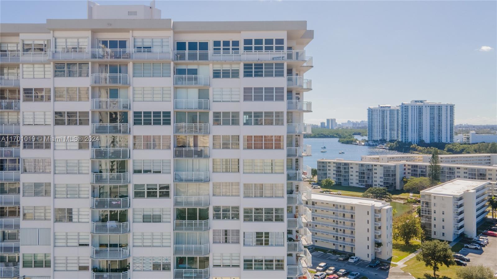 18011 Biscayne Blvd #902, Aventura, Florida image 7