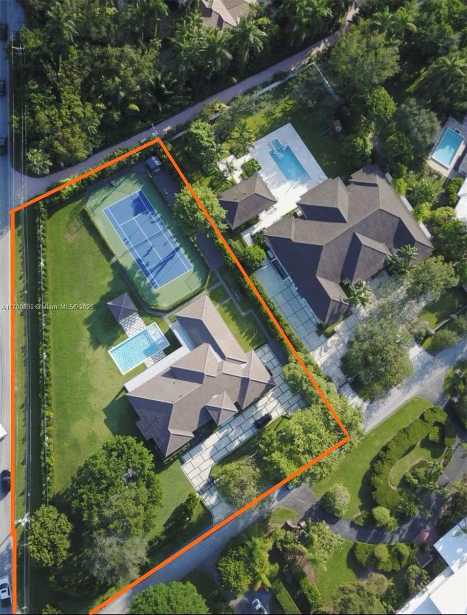 4710 Pine Dr Miami, FL 33143