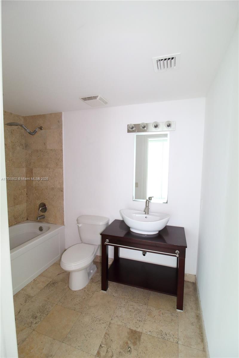 350 S Miami Ave #309, Miami FL 33130