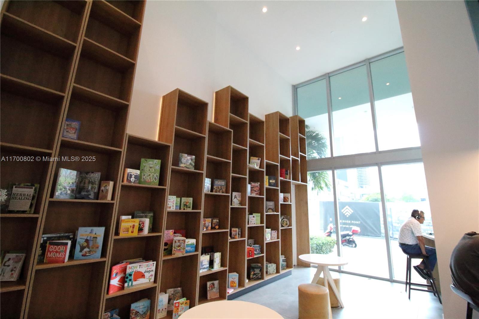 350 S Miami Ave #309, Miami FL 33130