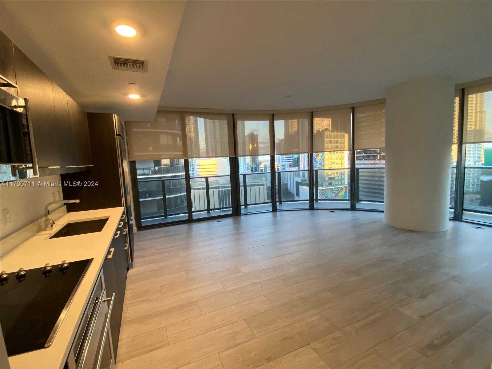 55 SW 9th St #1503, Miami FL 33130