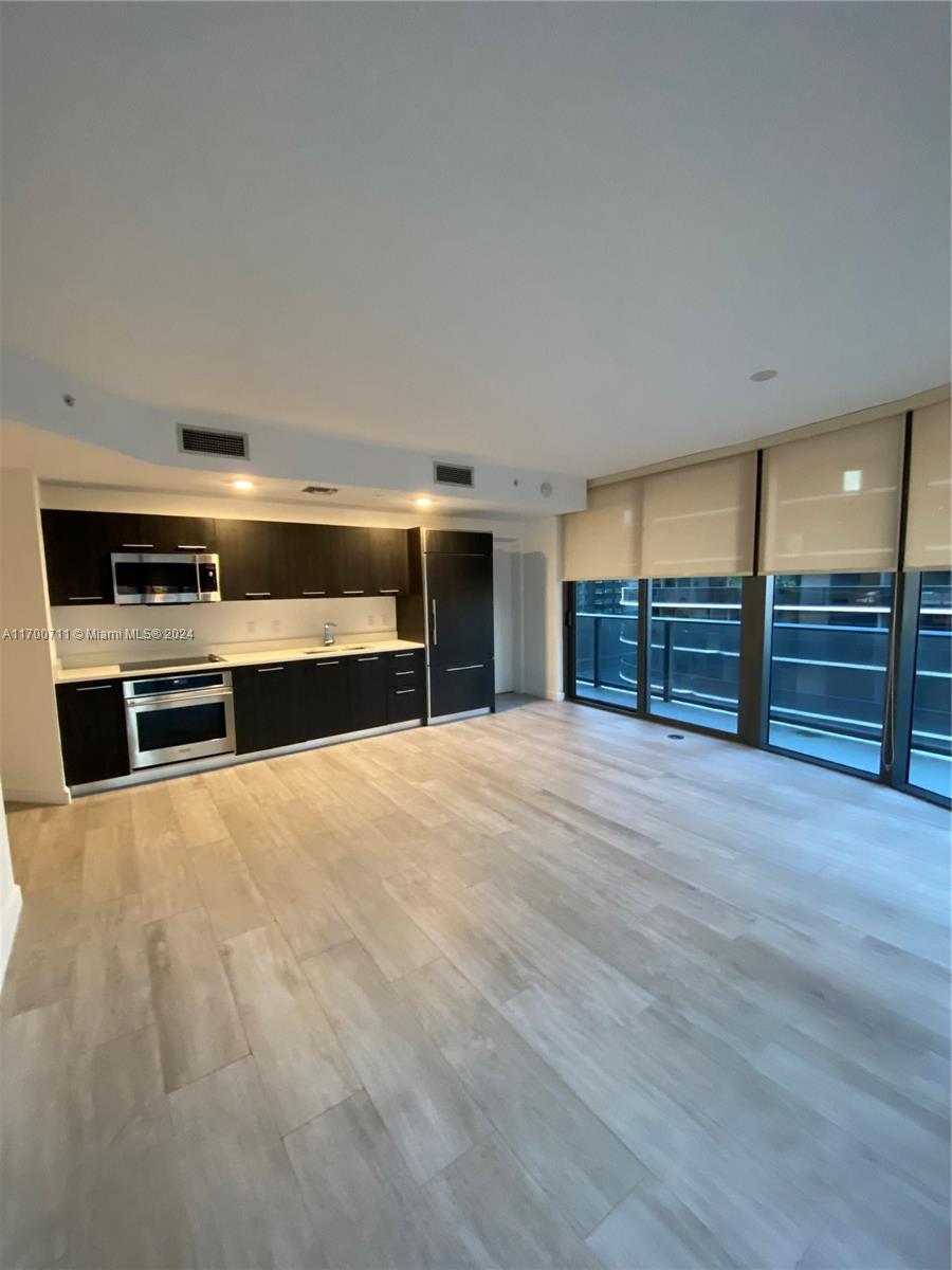 55 SW 9th St #1503, Miami FL 33130