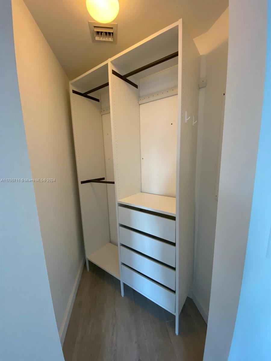 55 SW 9th St #1503, Miami FL 33130
