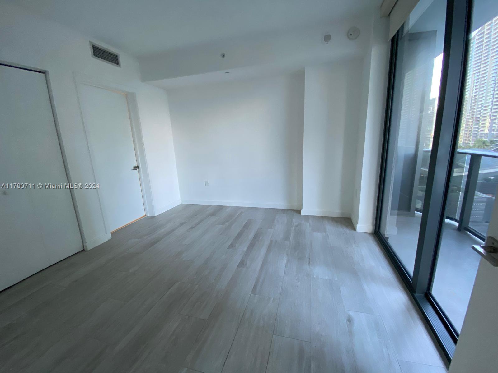 55 SW 9th St #1503, Miami FL 33130