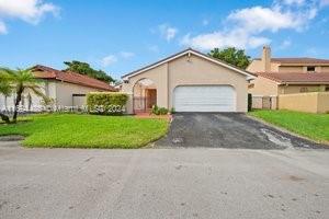 17354 NW 62nd Pl, Hialeah, Florida image 1