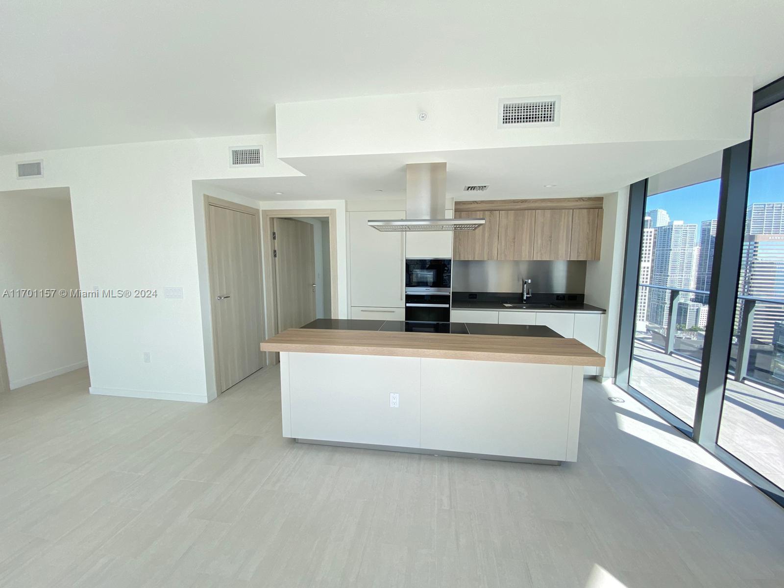 1000 Brickell Plz #3701, Miami FL 33131