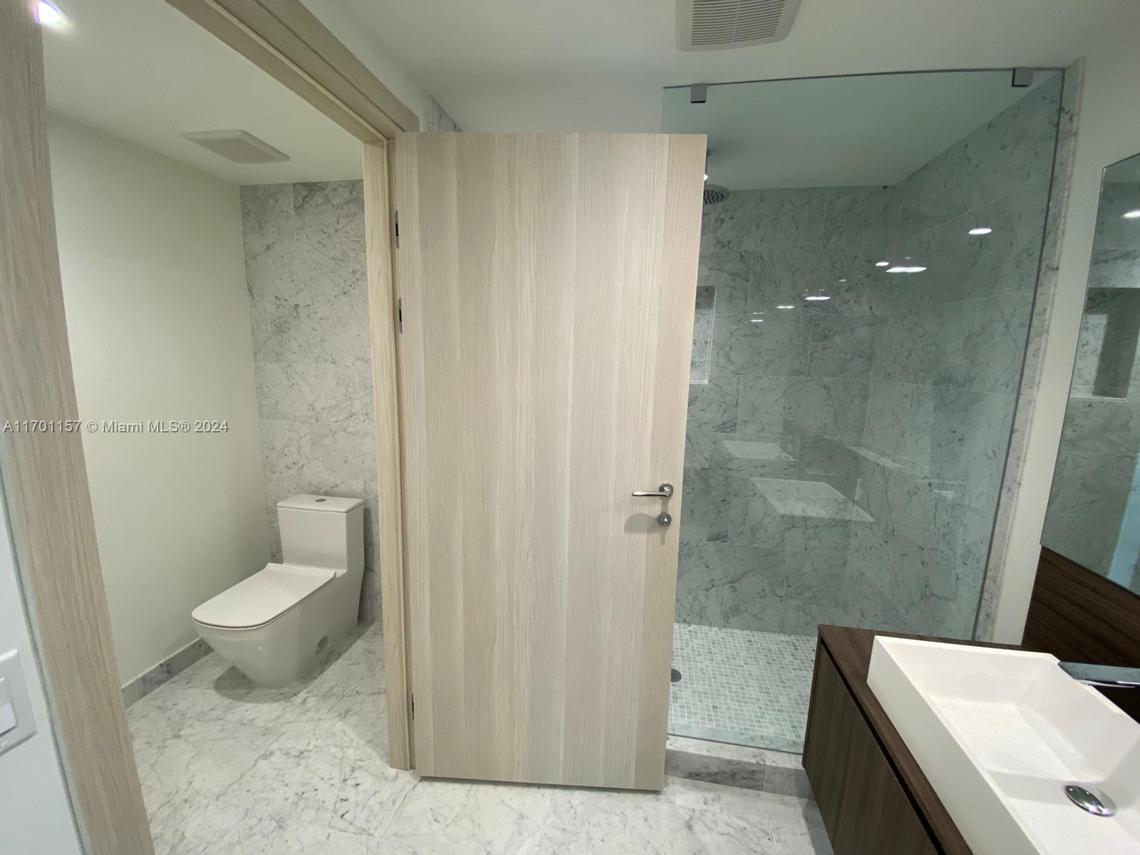 1000 Brickell Plz #3701, Miami FL 33131