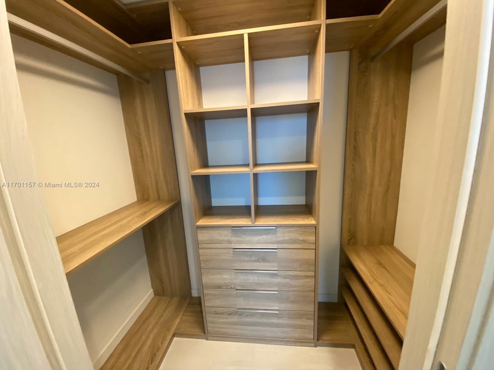 1000 Brickell Plz #3701, Miami FL 33131