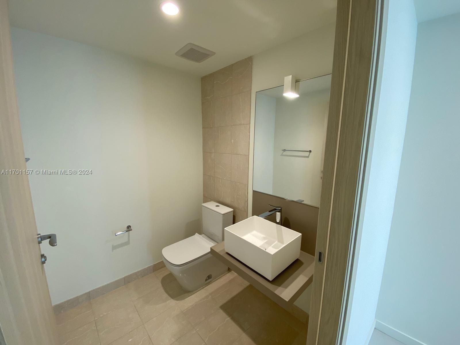 1000 Brickell Plz #3701, Miami FL 33131