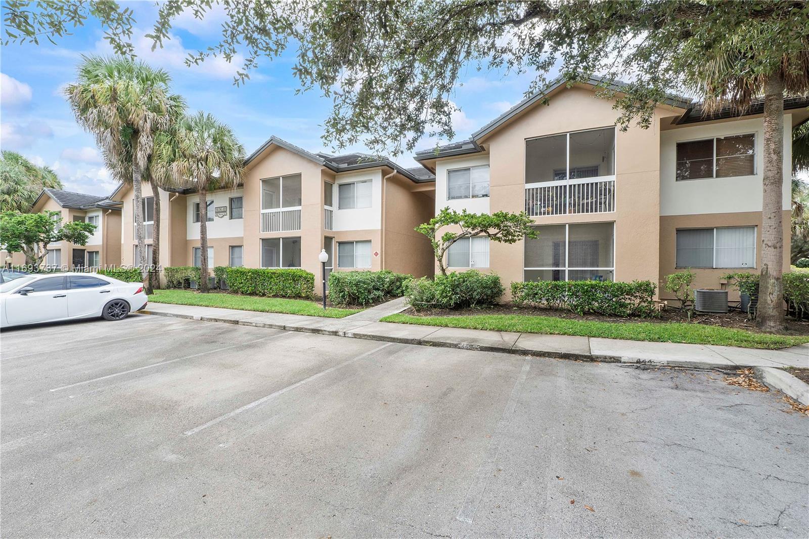 9799 Westview Dr #1023, Coral Springs, Florida image 2