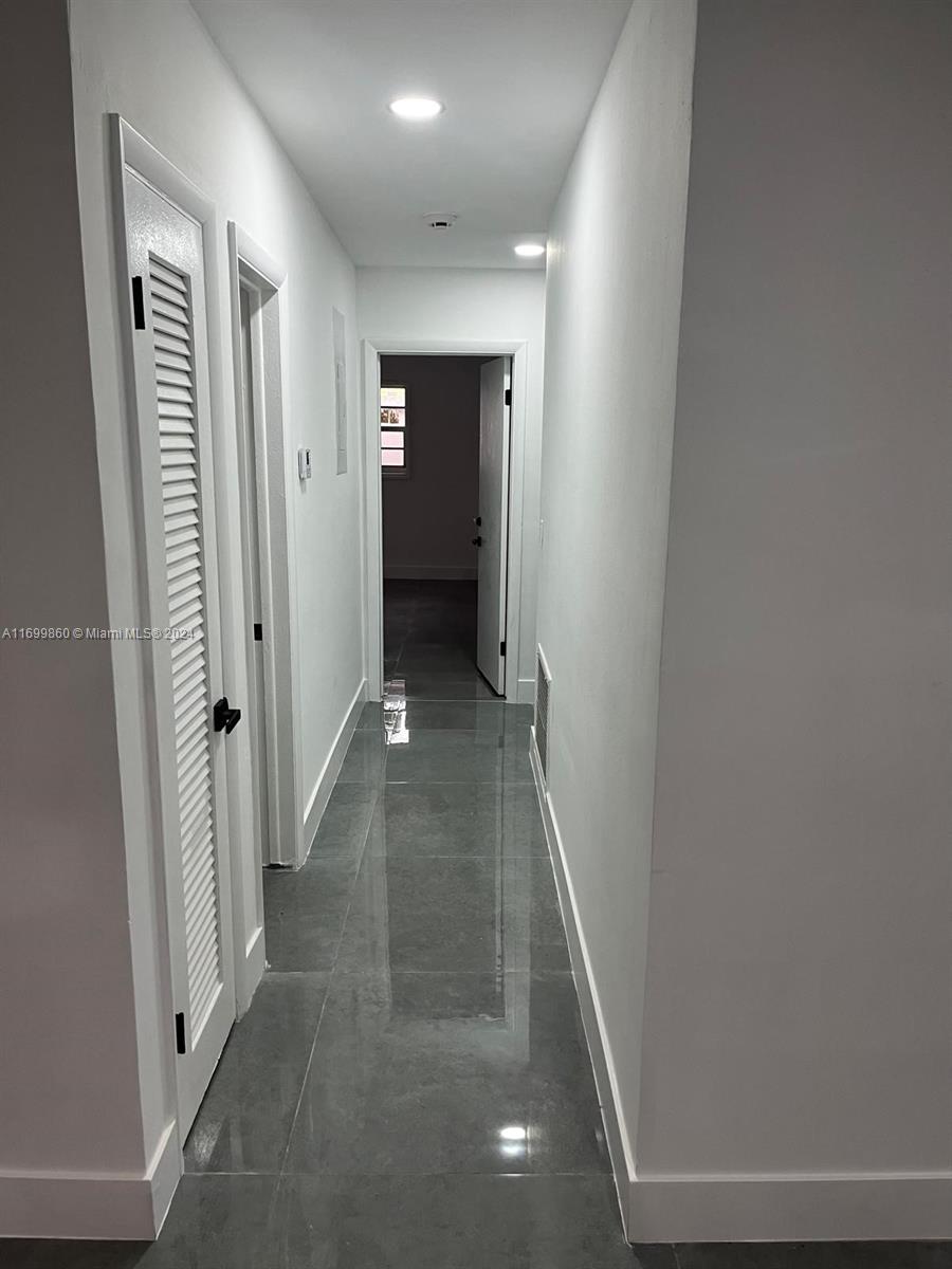 840 NE 182nd St, North Miami Beach, Florida image 10