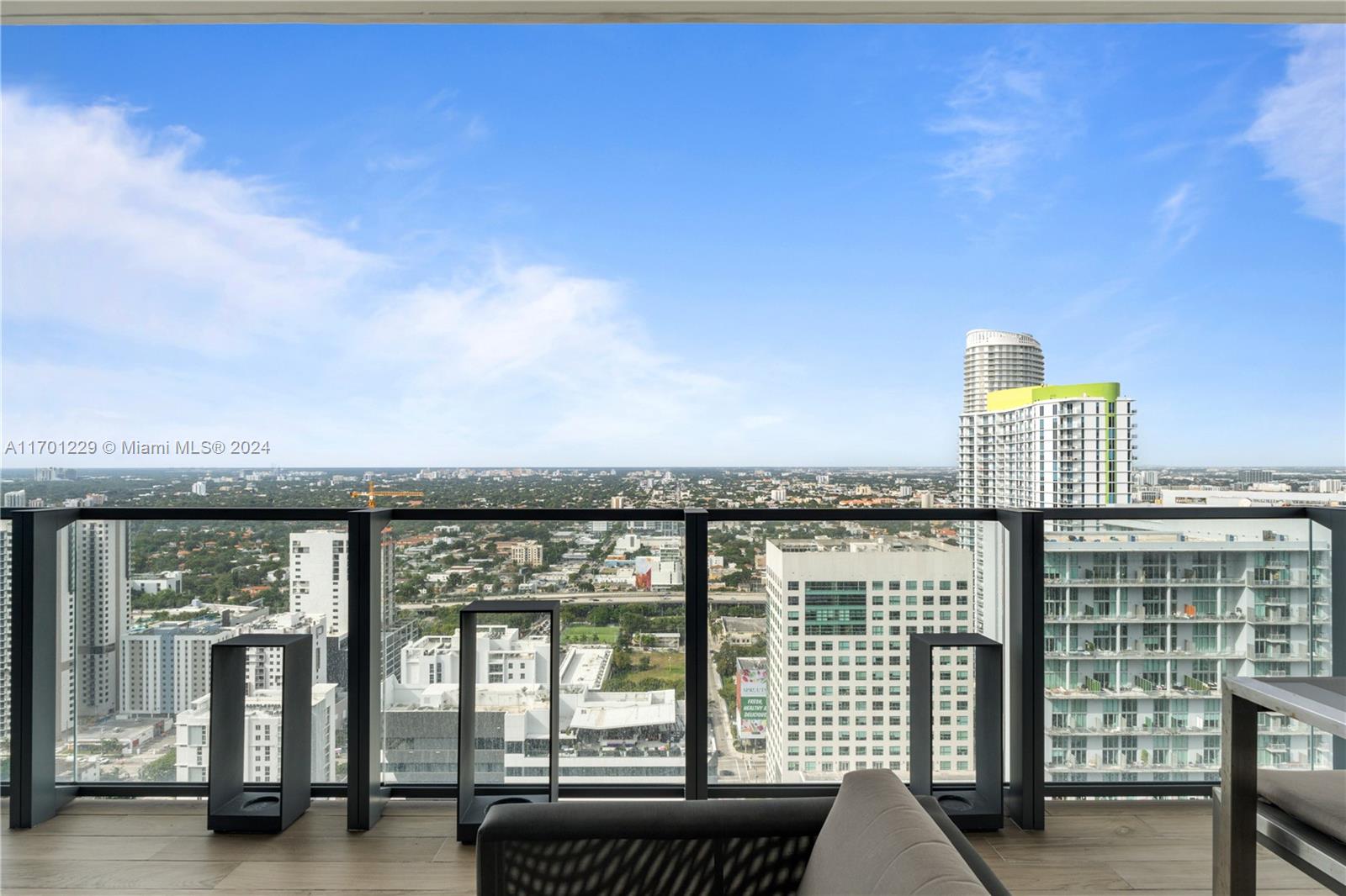 88 SW 7th St #3412, Miami FL 33130