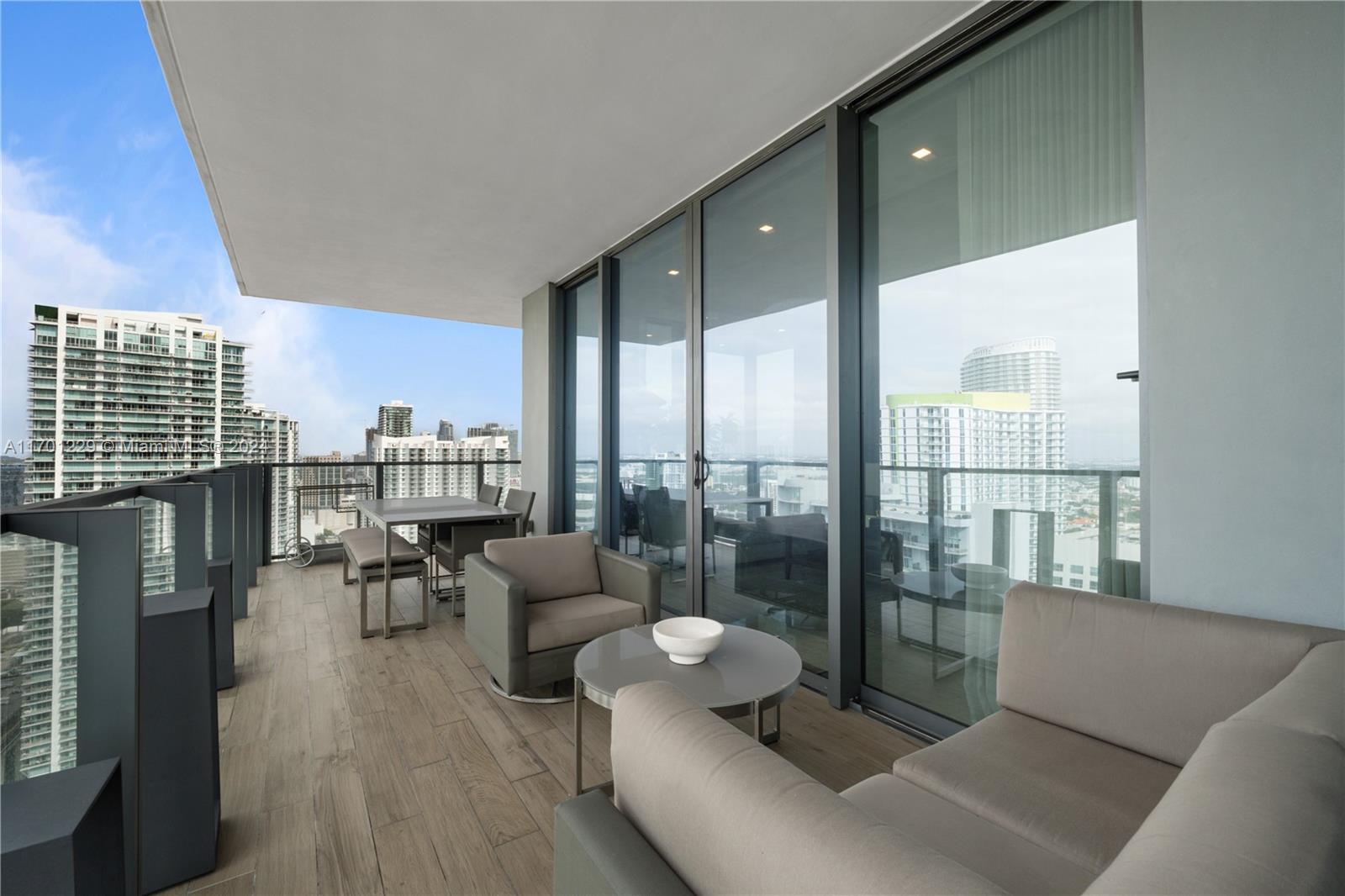 88 SW 7th St #3412, Miami FL 33130