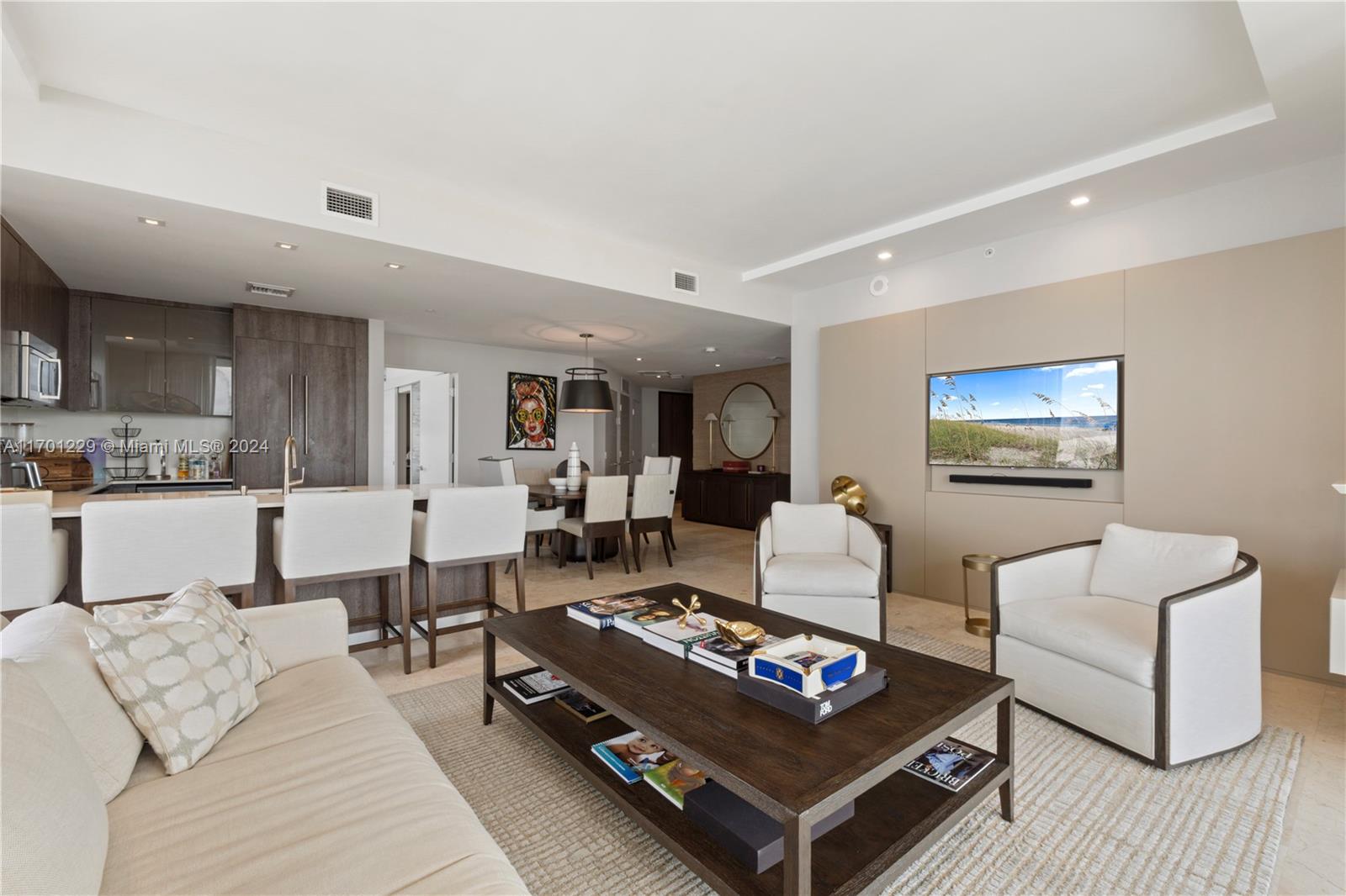 88 SW 7th St #3412, Miami FL 33130