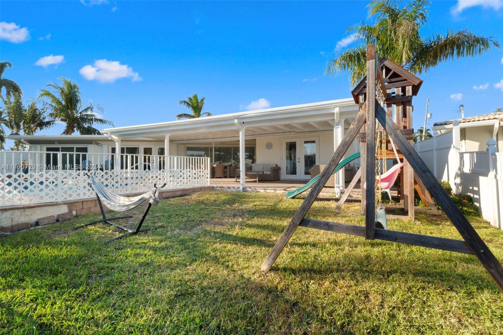 2400 NE 51st St, Lighthouse Point, Florida image 35