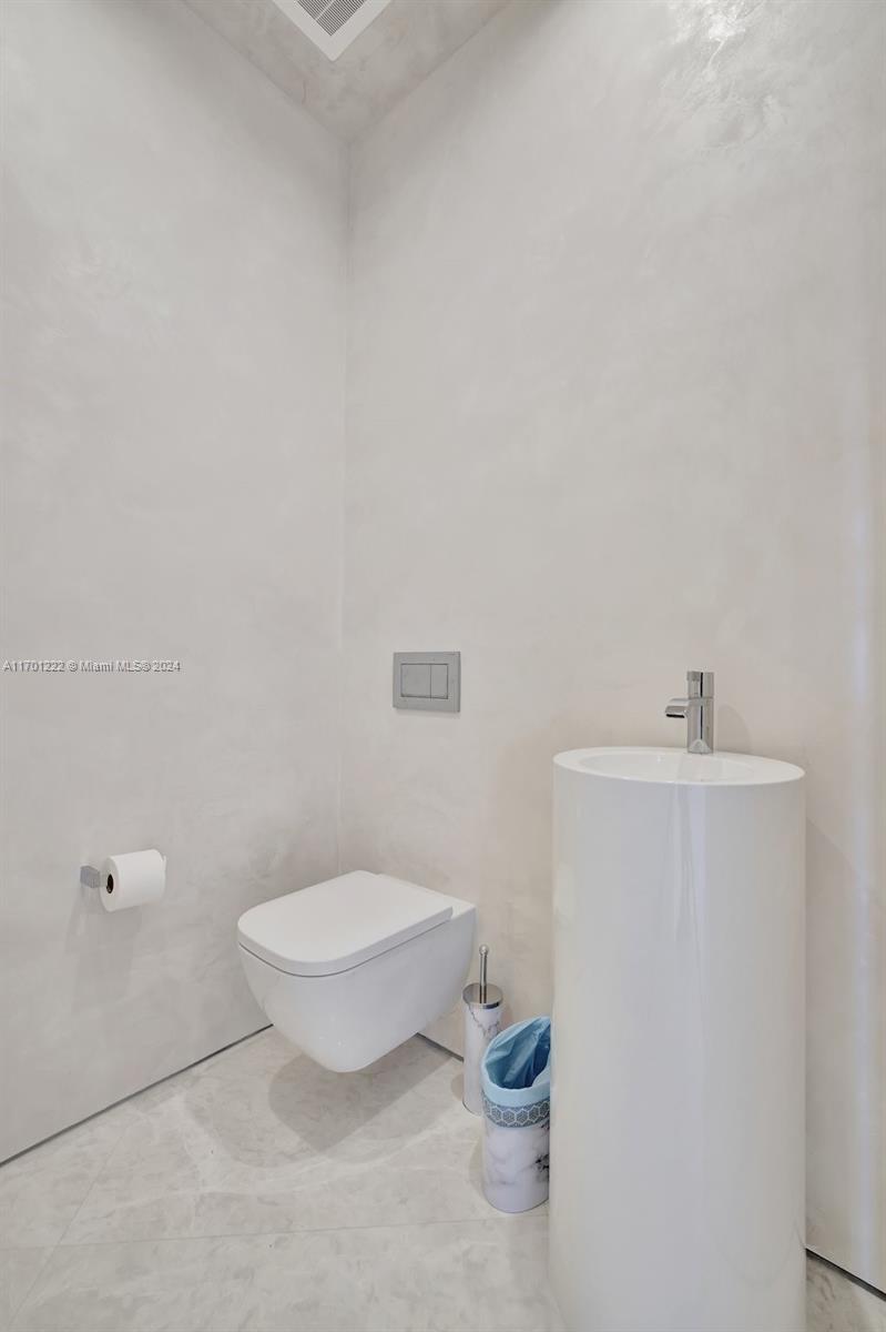 18501 E Collins Ave #5001, Sunny Isles Beach, Florida image 37