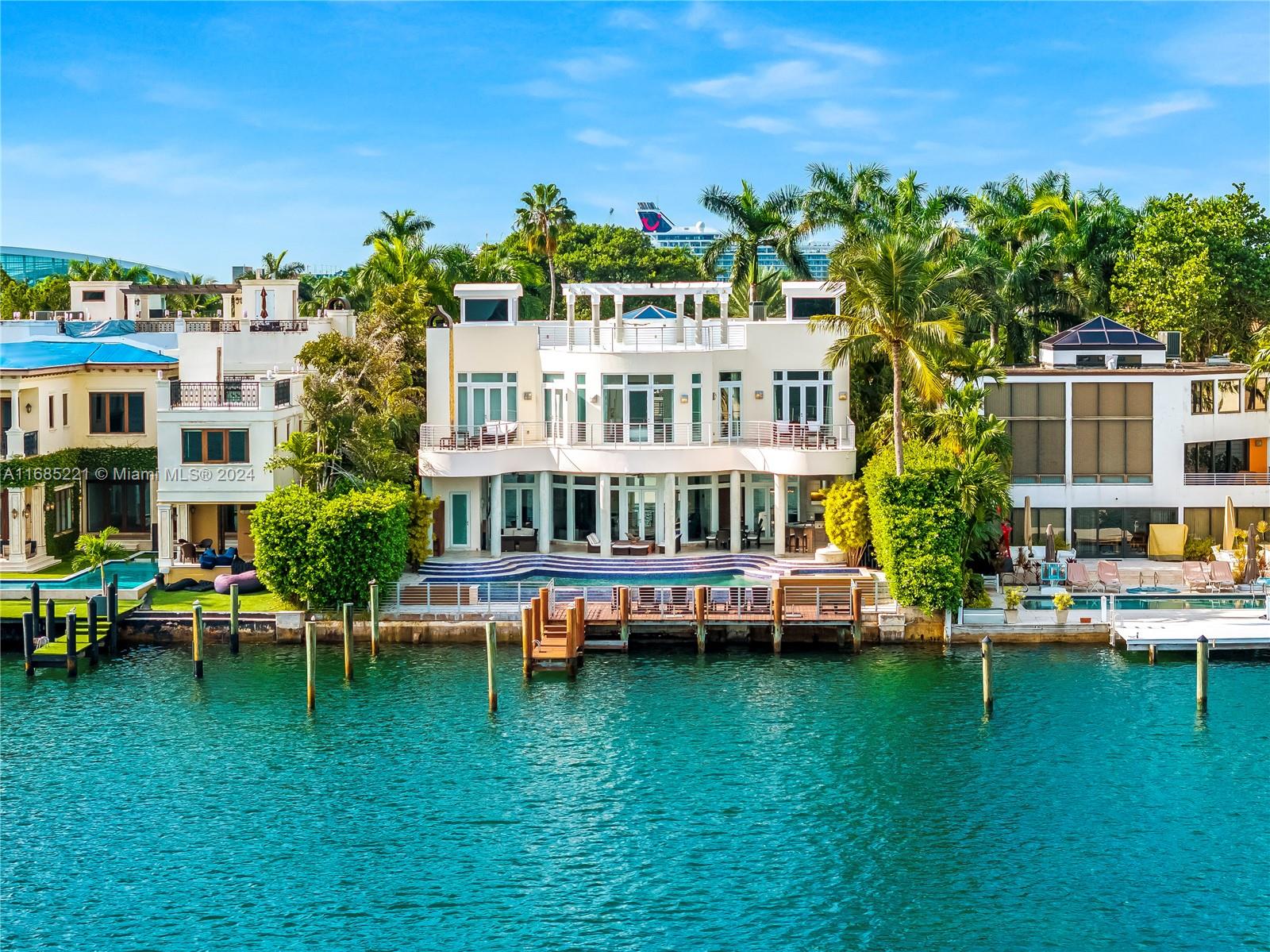 271 Hibiscus Dr Miami Beach, FL 33139