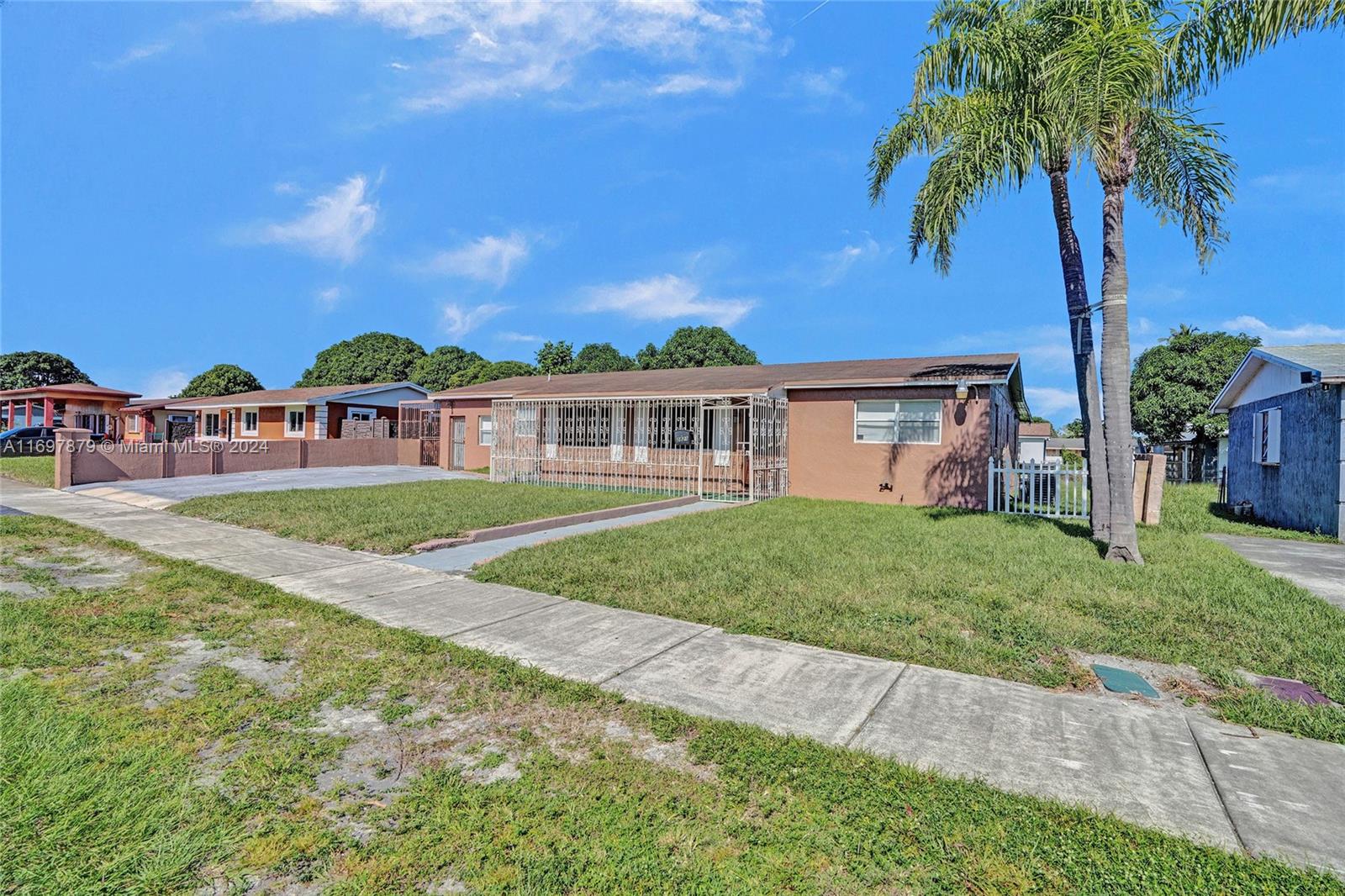 2821 NW 209th Ter, Miami Gardens, Florida image 2