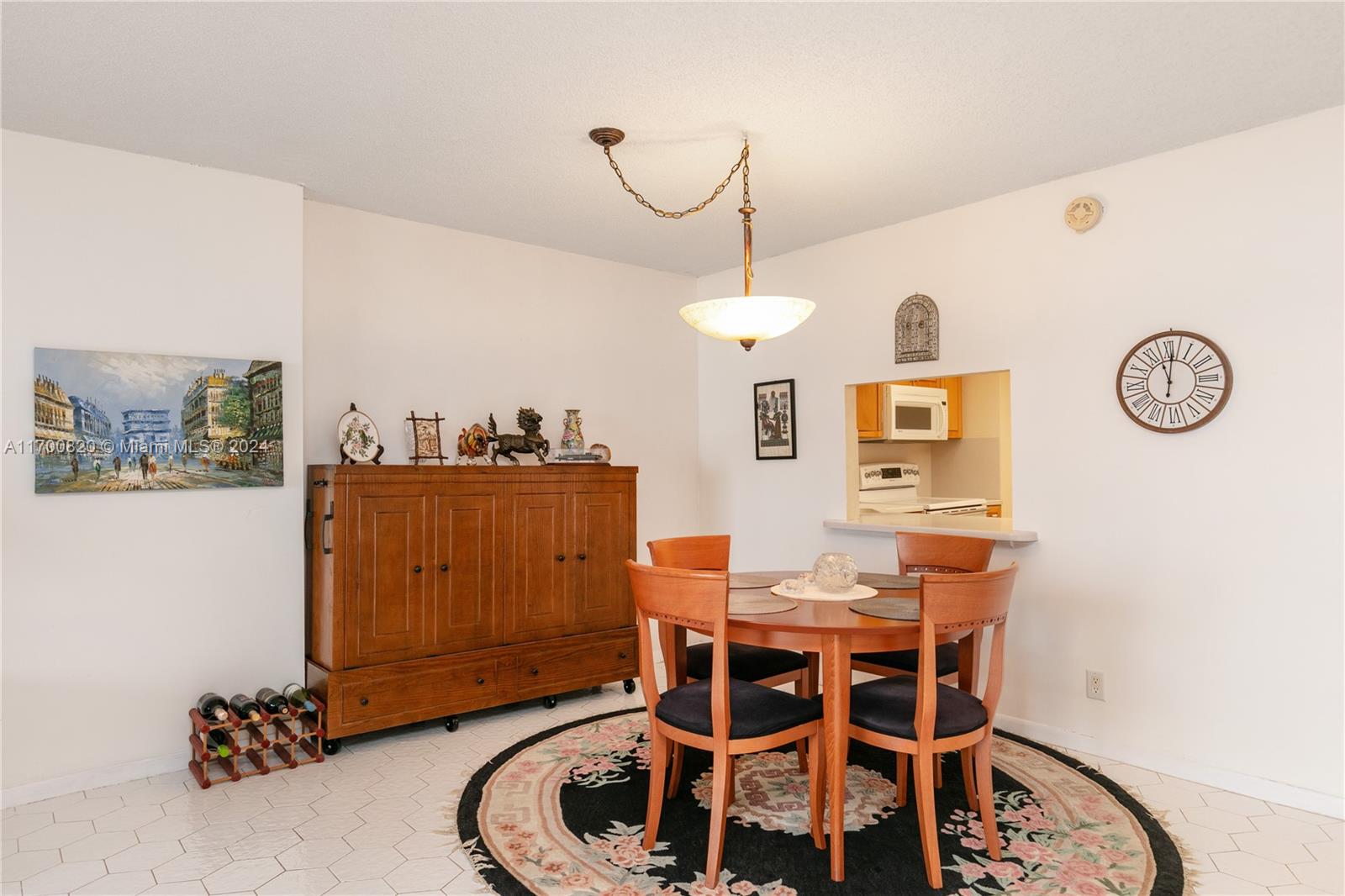 Listing Photo 8