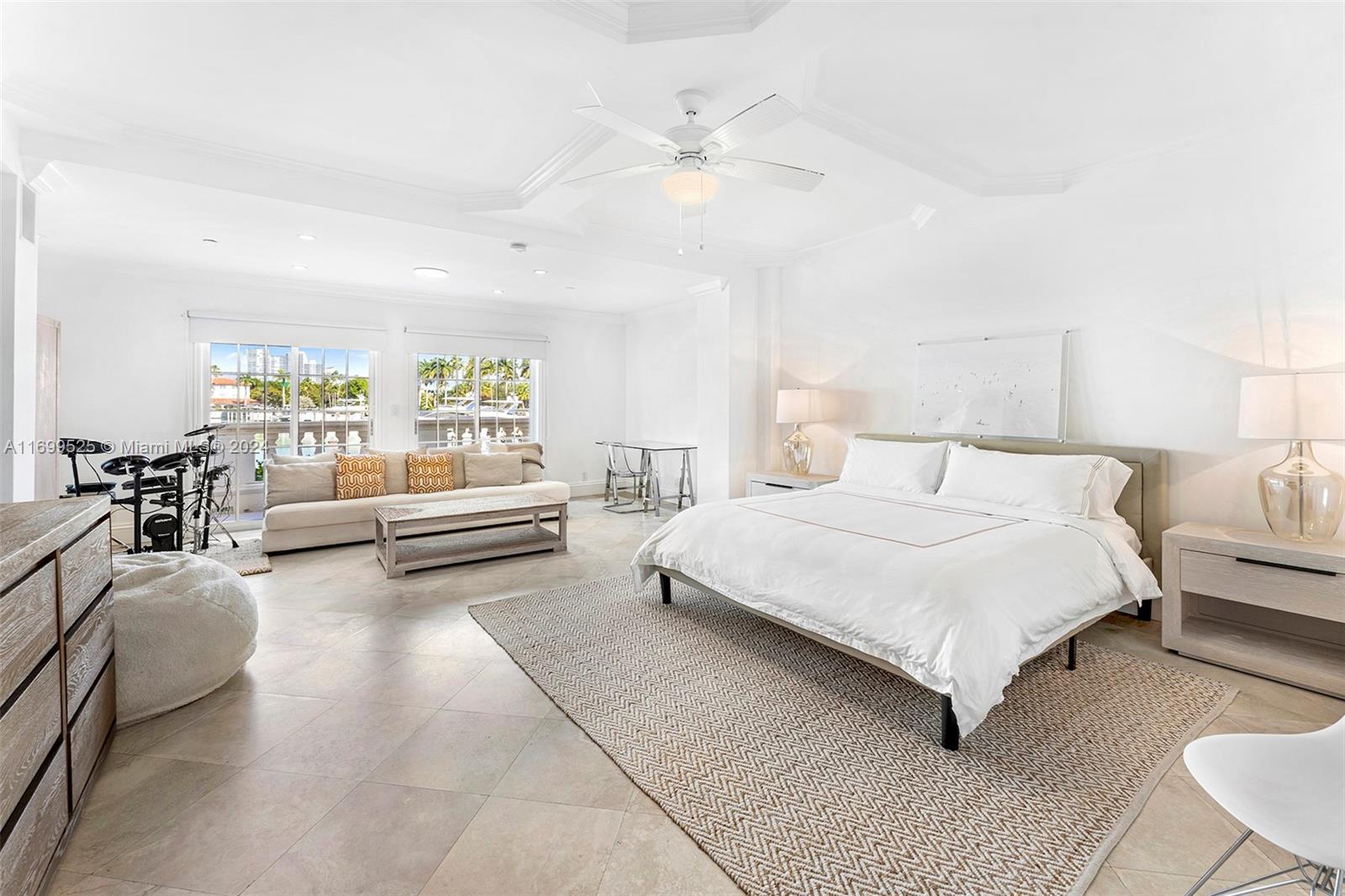 , Miami Beach FL 33109