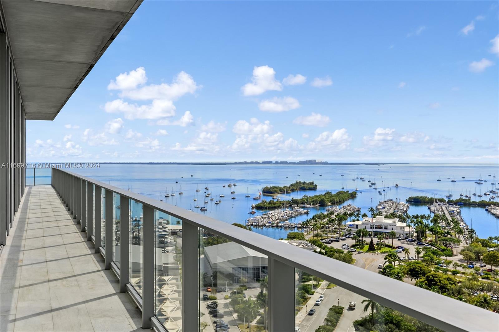 Apartamento à Venda em Miami, FL