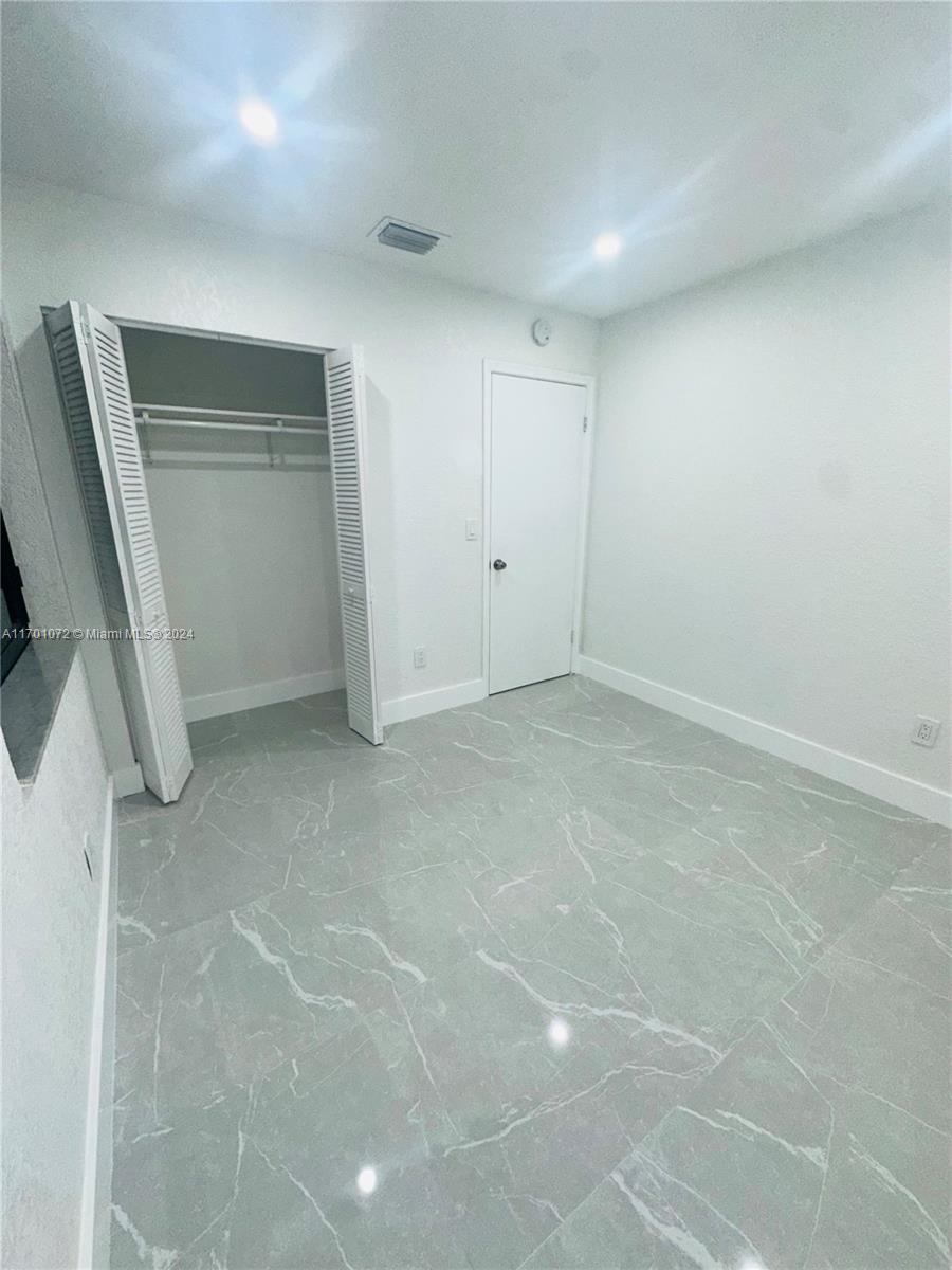 Residential, Hialeah, Florida image 3