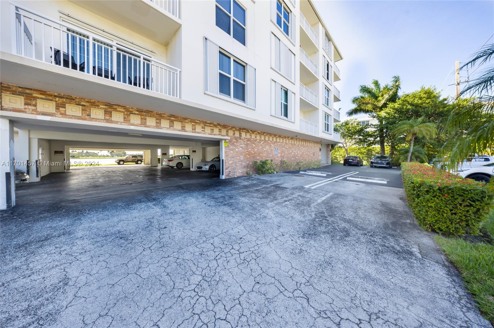 9270 W Bay Harbor Dr #5D, Bay Harbor Islands, Florida image 32