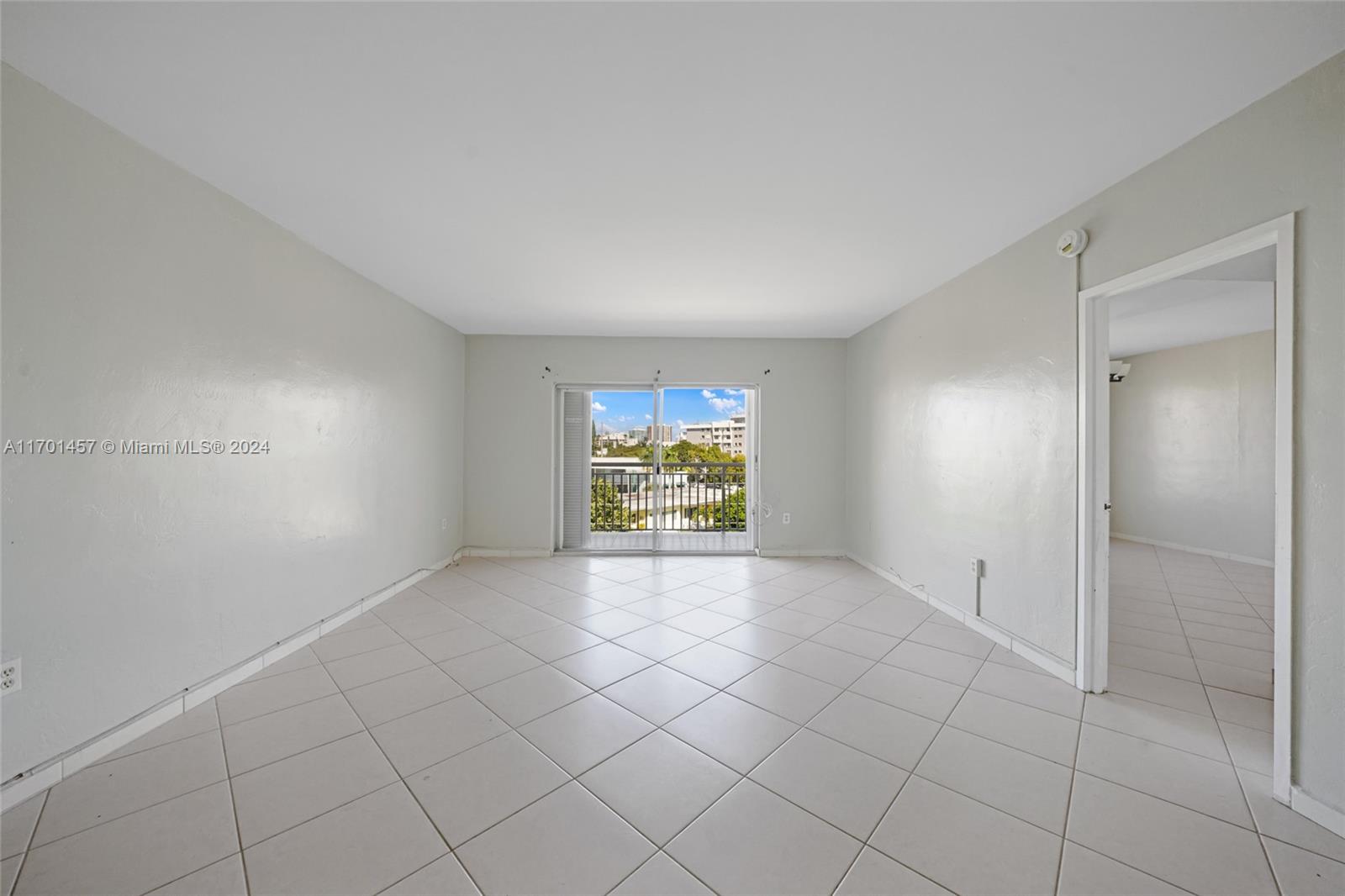 9270 W Bay Harbor Dr #5D, Bay Harbor Islands, Florida image 5