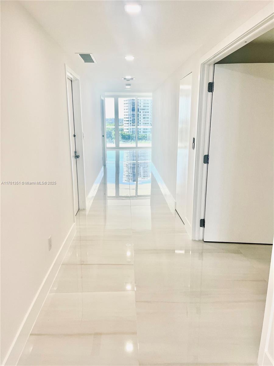 2600 Island Blvd #903, Aventura, Florida image 28