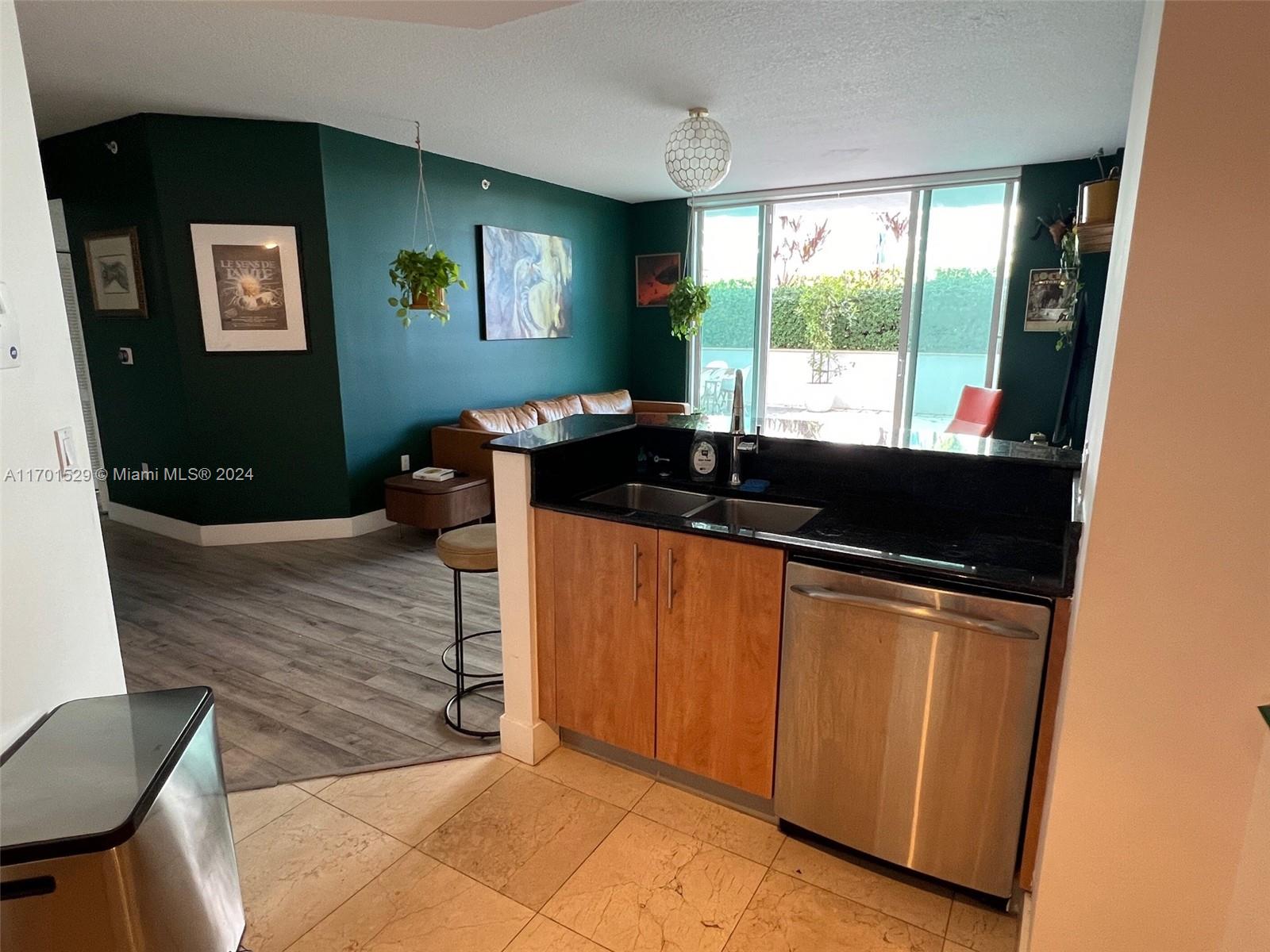 7900 Harbor Island Dr #521, North Bay Village FL 33141