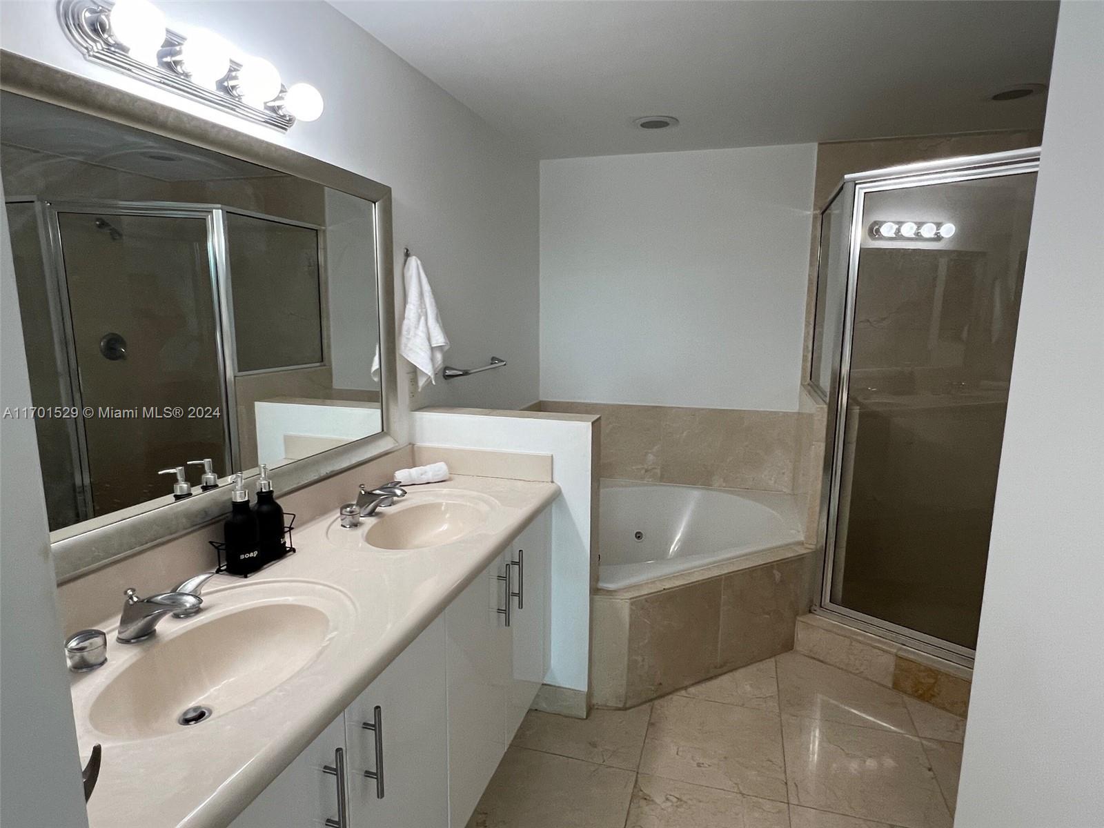 7900 Harbor Island Dr #521, North Bay Village, Florida image 25