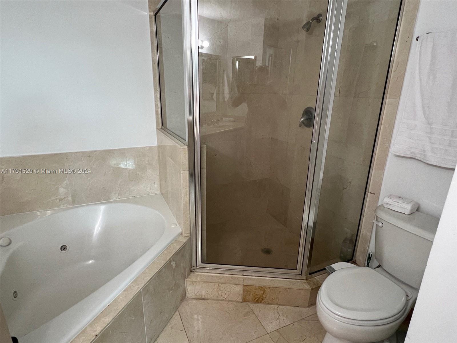 7900 Harbor Island Dr #521, North Bay Village FL 33141