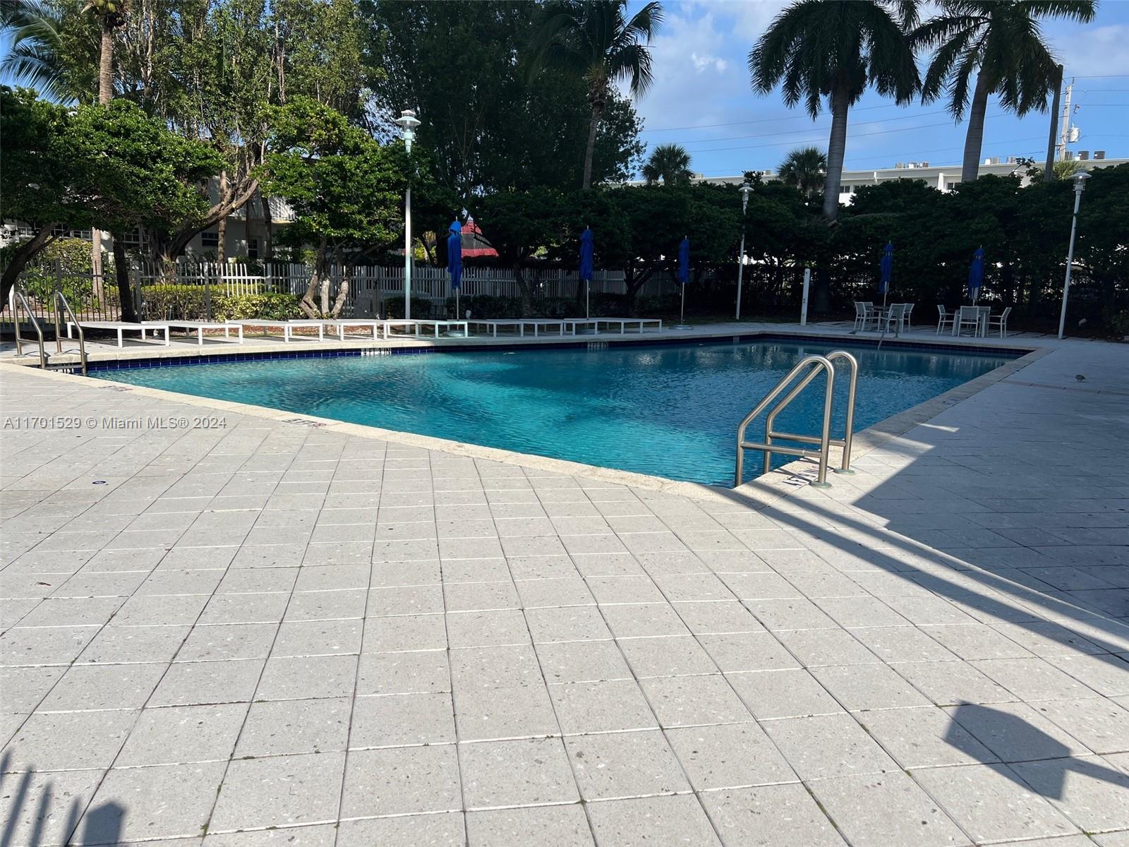 7900 Harbor Island Dr #521, North Bay Village FL 33141