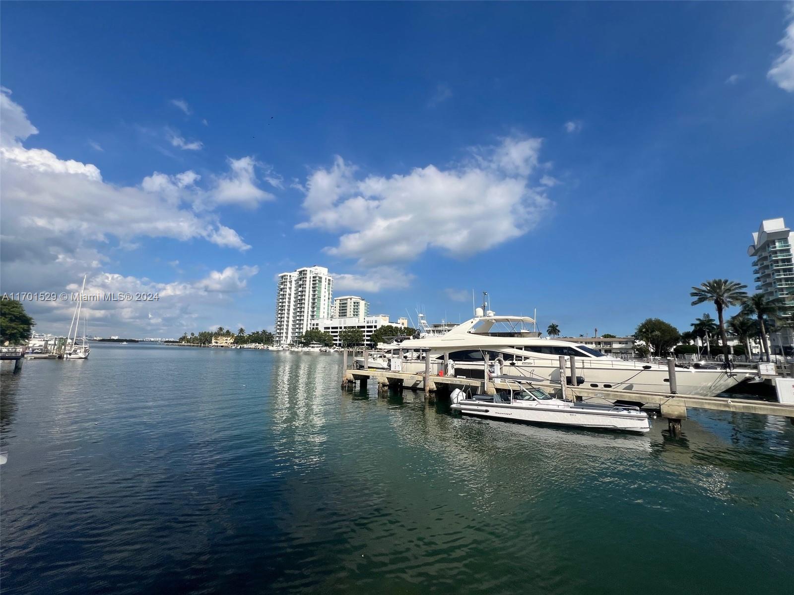 7900 Harbor Island Dr #521, North Bay Village FL 33141