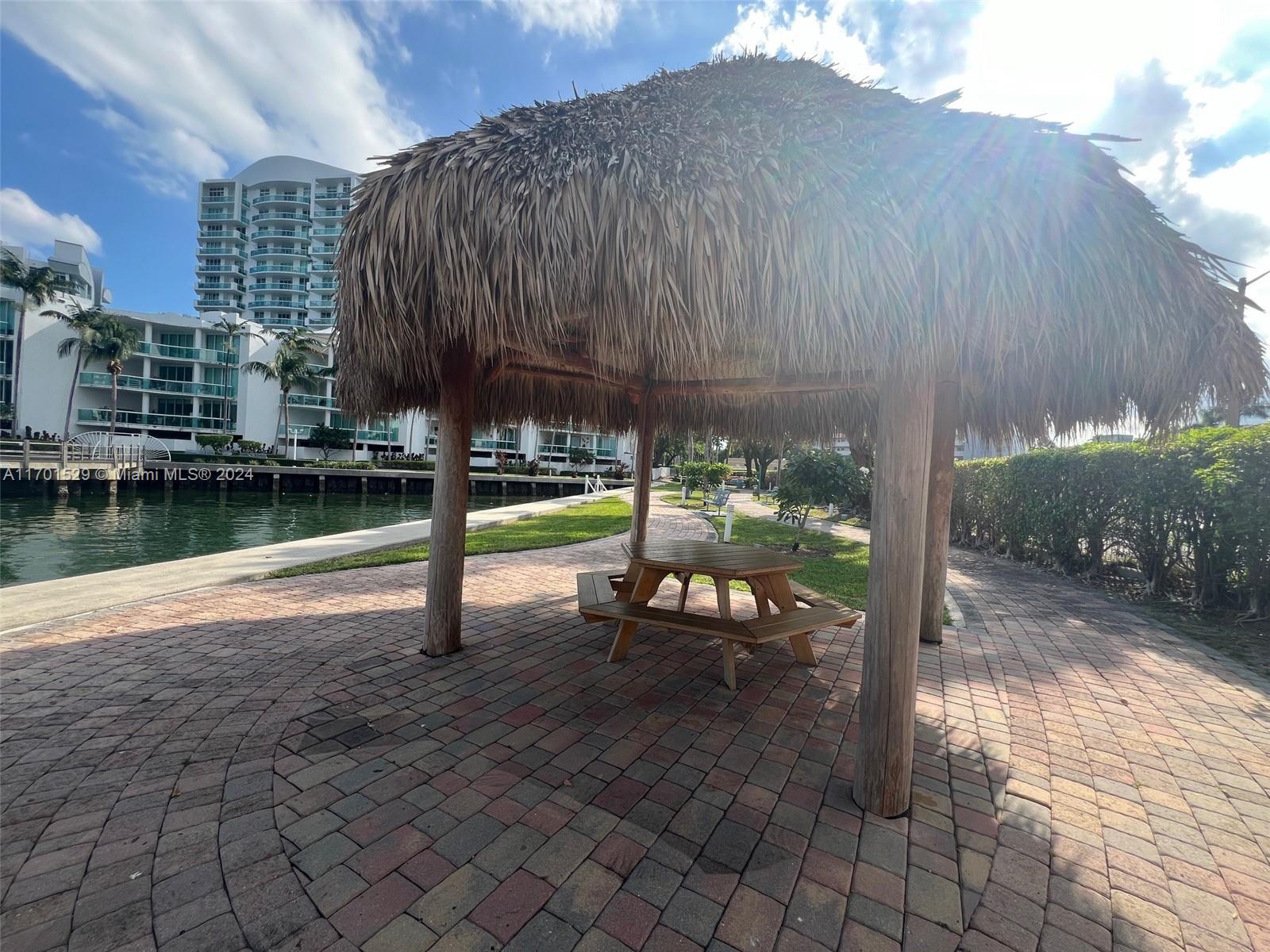 7900 Harbor Island Dr #521, North Bay Village FL 33141