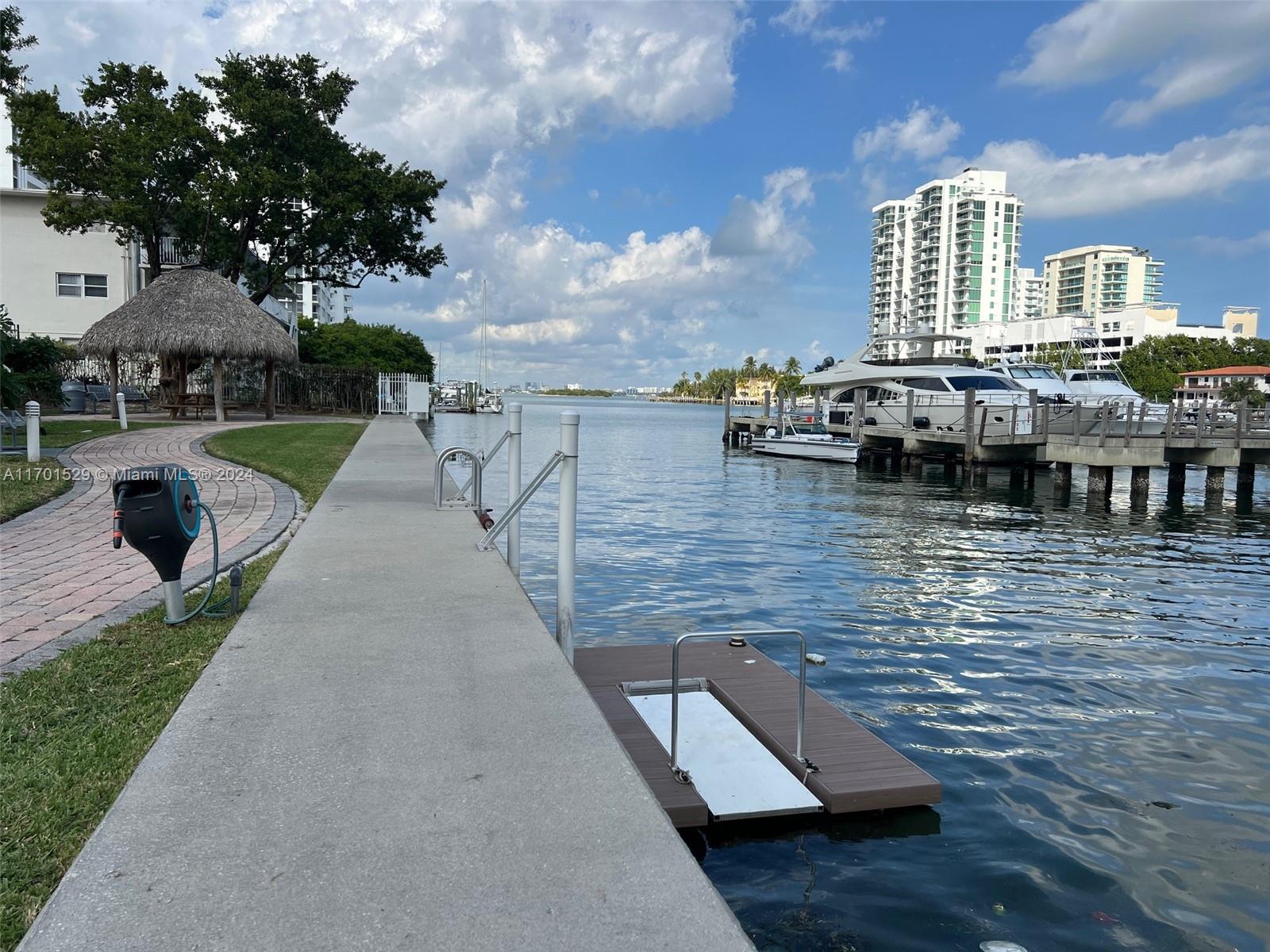 7900 Harbor Island Dr #521, North Bay Village FL 33141