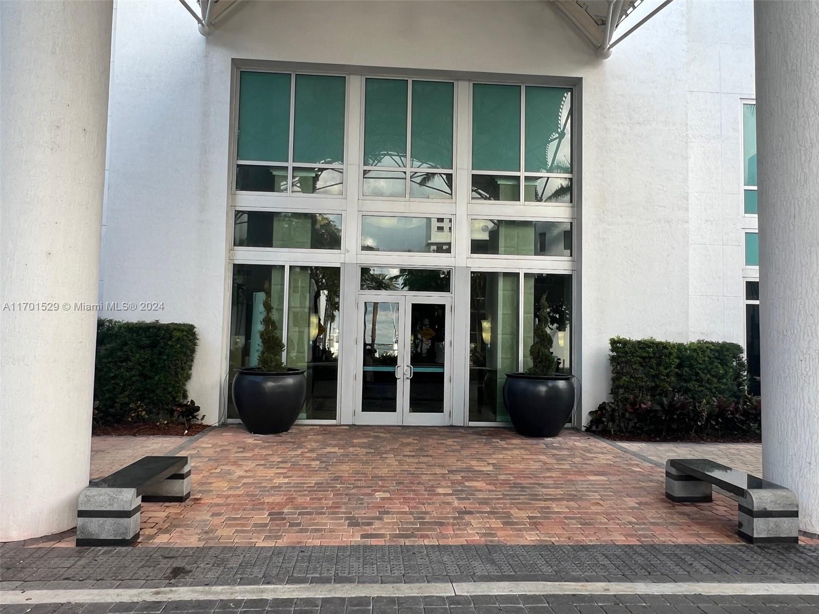 7900 Harbor Island Dr #521, North Bay Village FL 33141