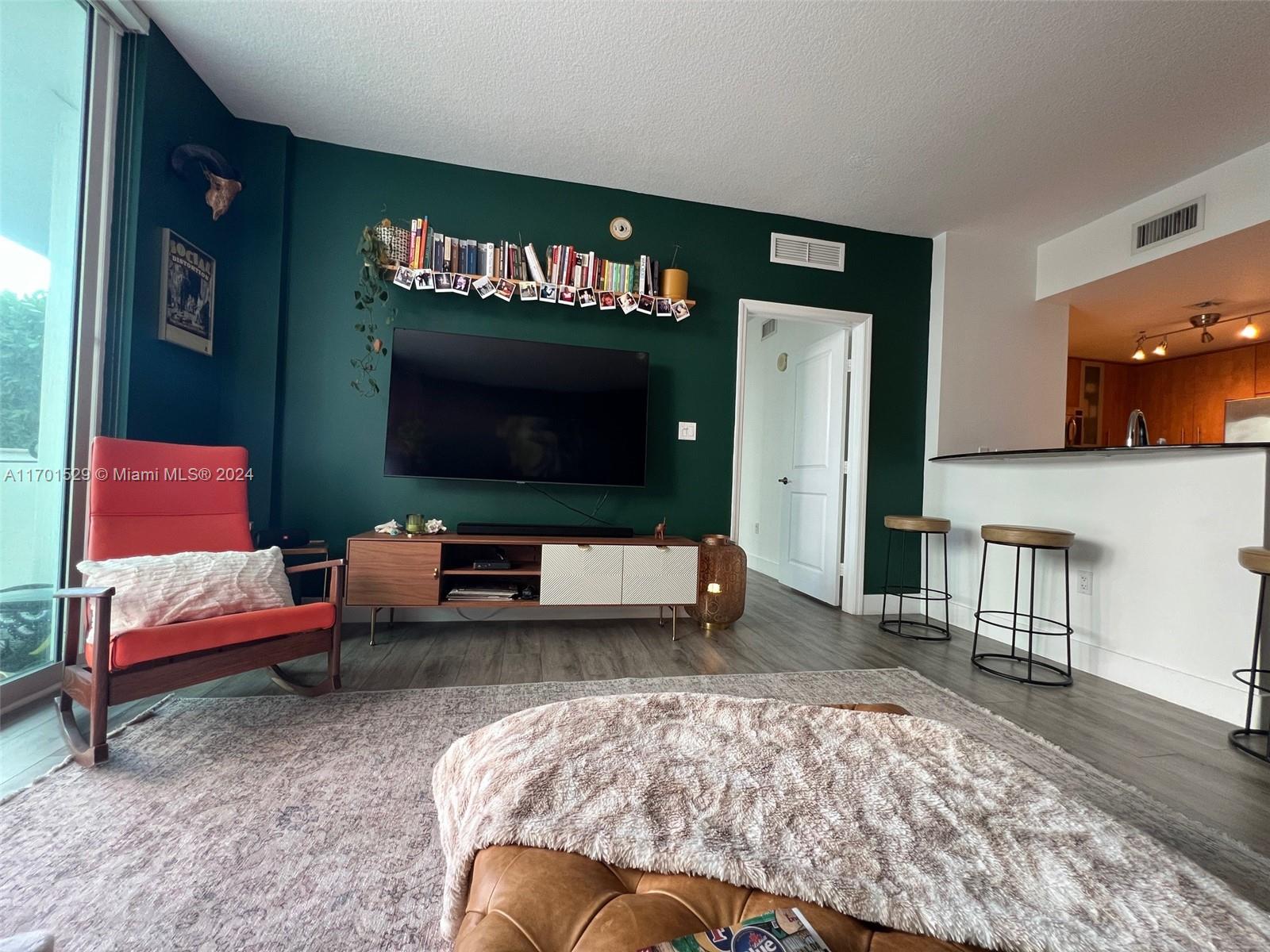 7900 Harbor Island Dr #521, North Bay Village FL 33141