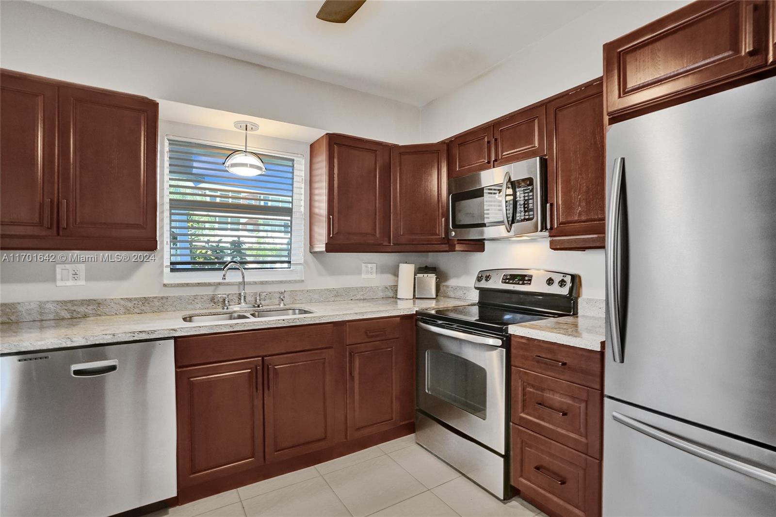 141 NE 10th Ave #30A, Hallandale Beach, Florida image 19