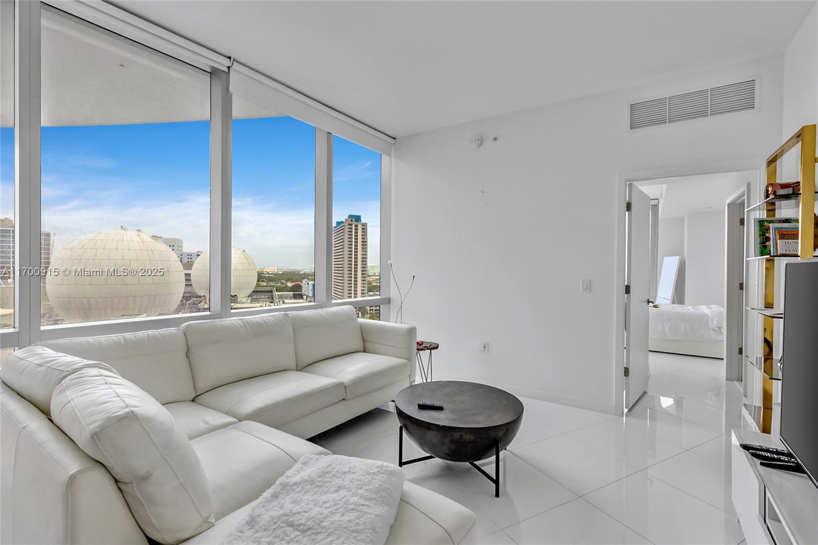 Perfect location In Hard Downtown Miami World Center HIGH CEILINGS 10' WITH A FLOOR TO CEILING WINDOWS ITALIAN KITCHEN AND TOP OF THE LINE APPLIANCES BOSH MARBLE FLOOR Most Amenities in the World including Basketball Court, 5 pools, Spa, Gym with boxing area, Bbq Kitchen, Virtual Golf, Recording Studio, Racquetball, Yoga, Sunrise pool, & Kids Play Area. Skydeck, Observatory to view stars with telescopes, Tennis courts, and Jacuzzi. EASY TO SHOW. AVAILABLE JANUARY 1 2025.