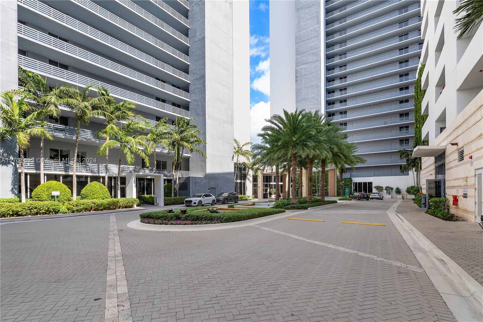 16385 Biscayne Blvd #1816, North Miami Beach, Florida image 1