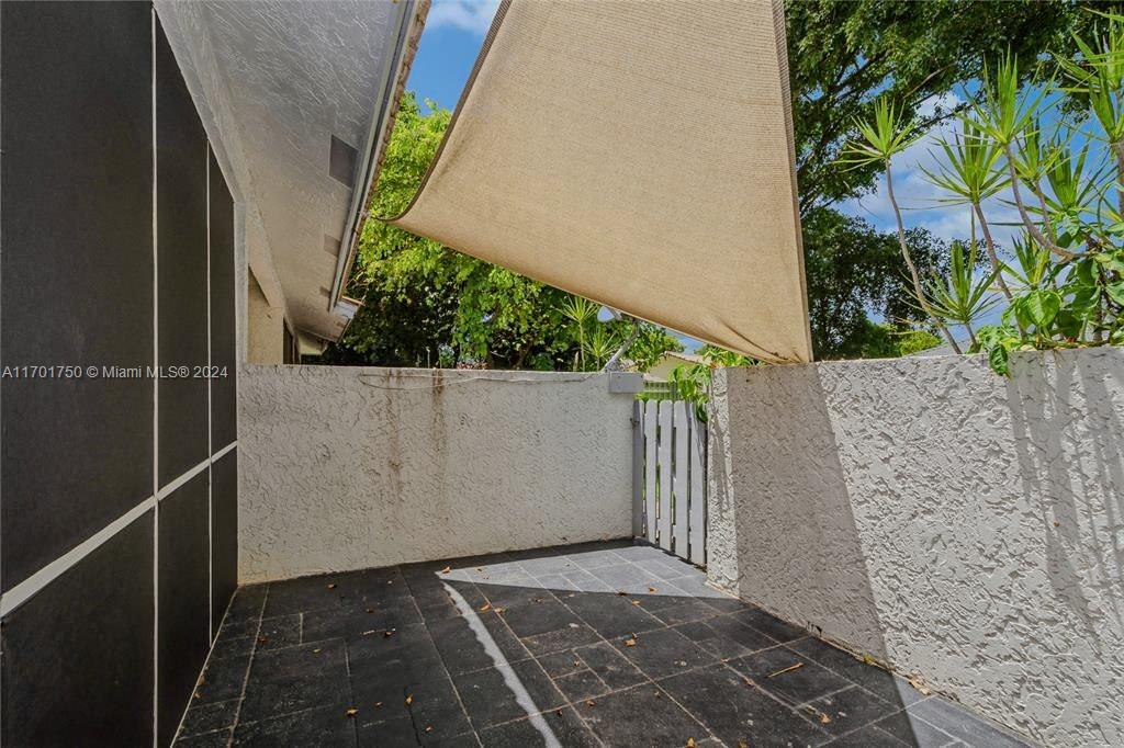 9767 Riverside Dr #72-2, Coral Springs, Florida image 21