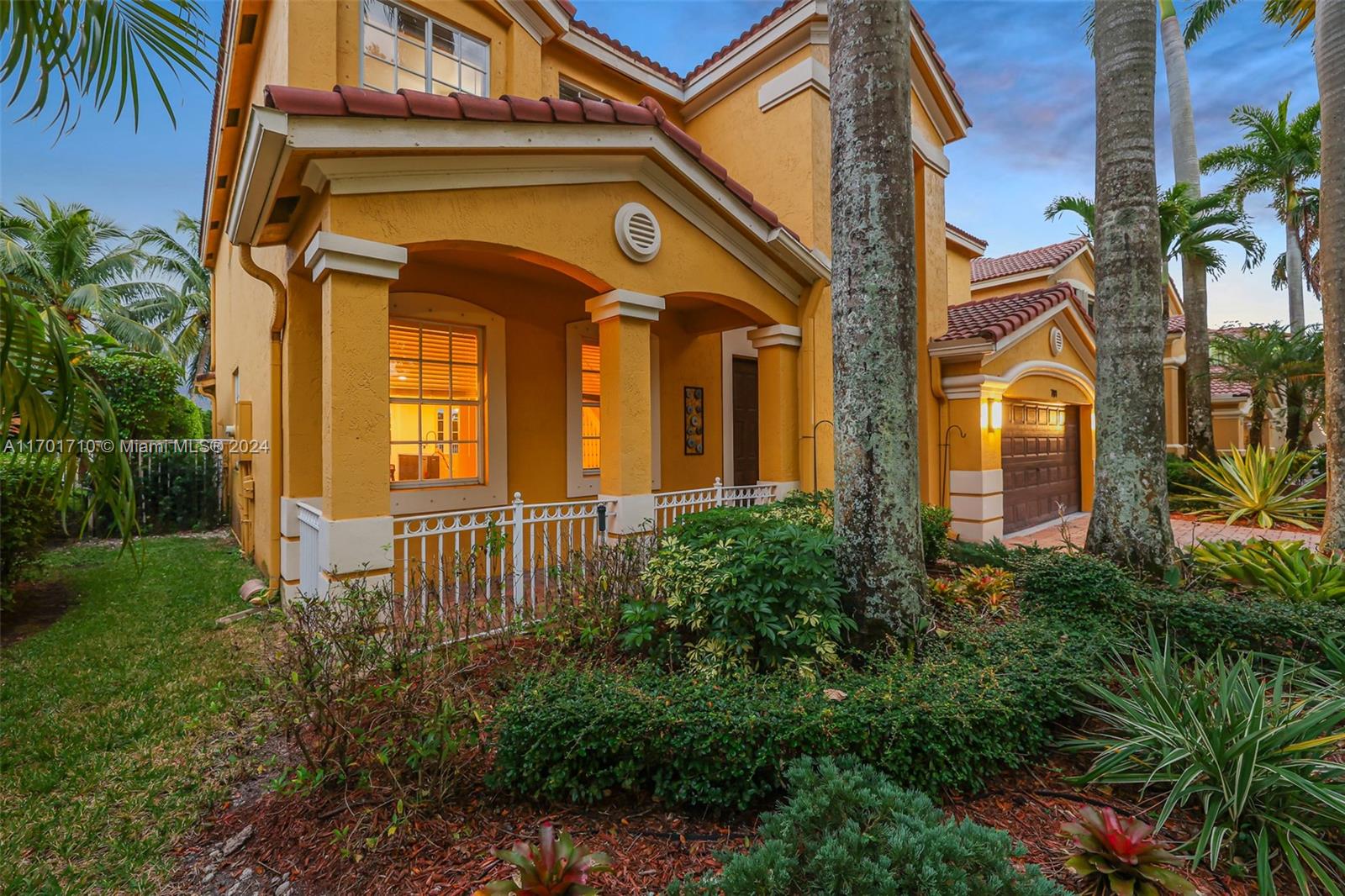 701 Nandina Dr, Weston, Florida image 8