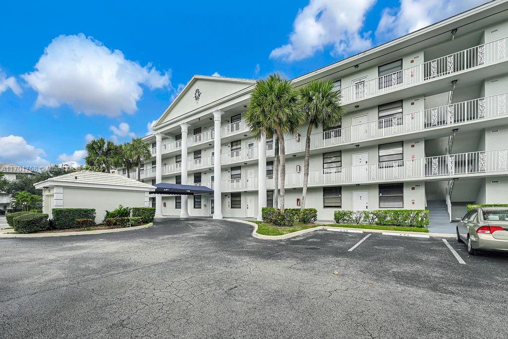 1705 Whitehall Dr #403, Davie, Florida image 2