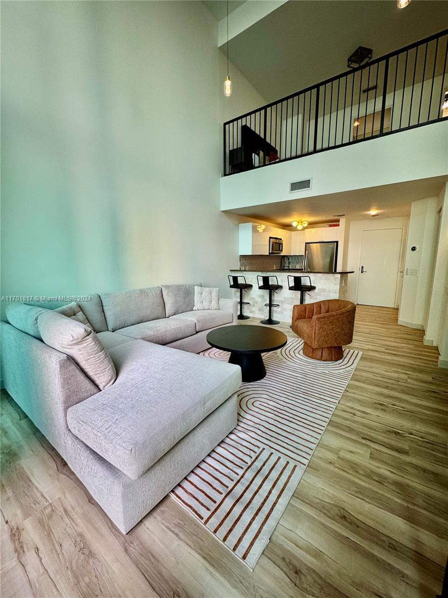 300 S Biscayne Blvd #L-1210, Miami FL 33131