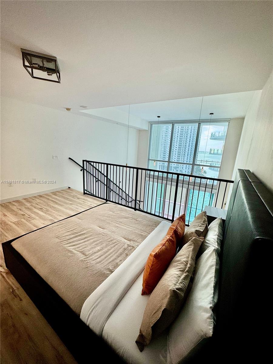 300 S Biscayne Blvd #L-1210, Miami FL 33131