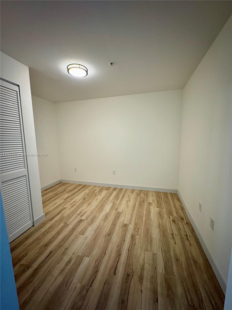 300 S Biscayne Blvd #L-1210, Miami FL 33131