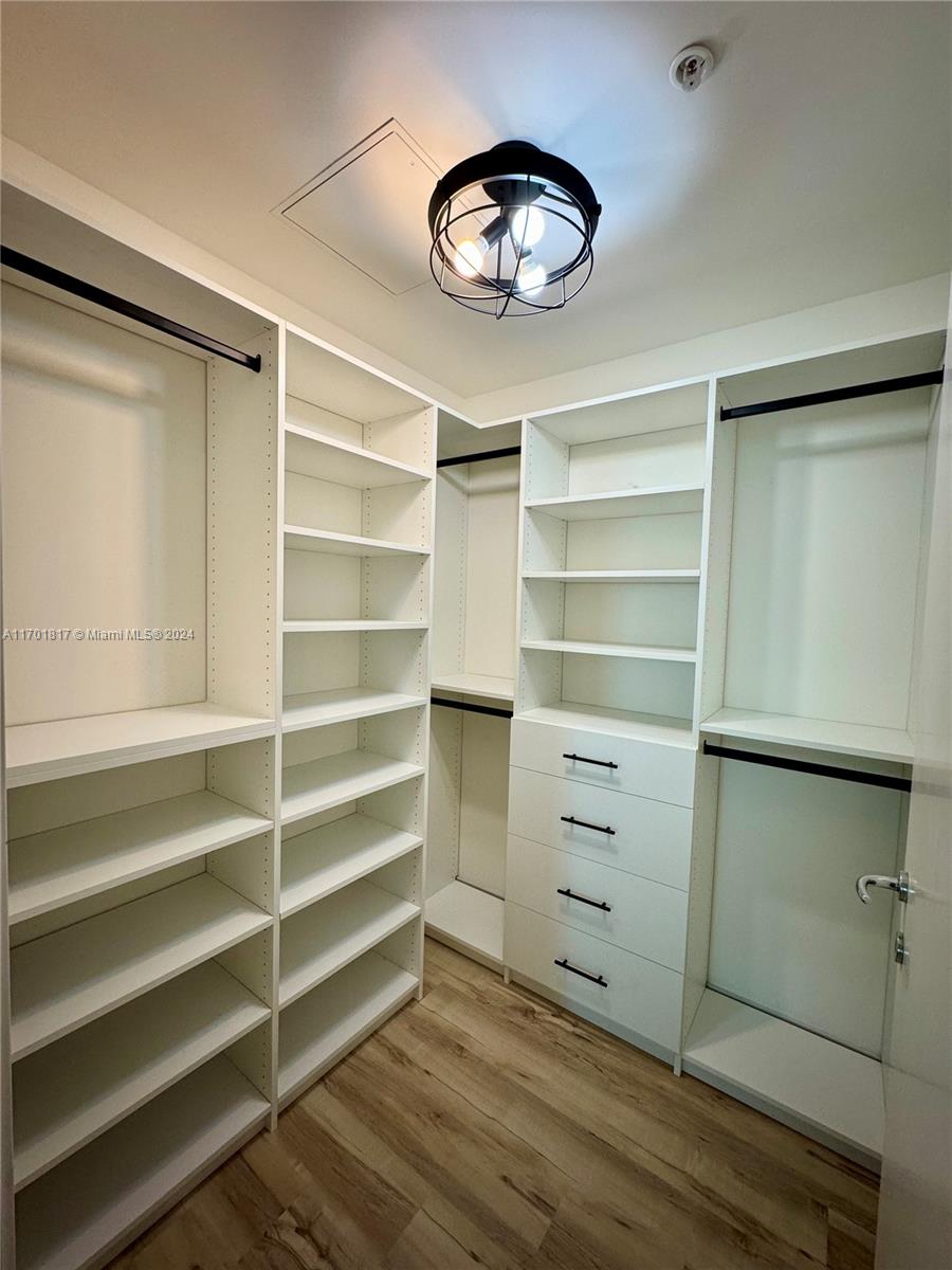 300 S Biscayne Blvd #L-1210, Miami FL 33131