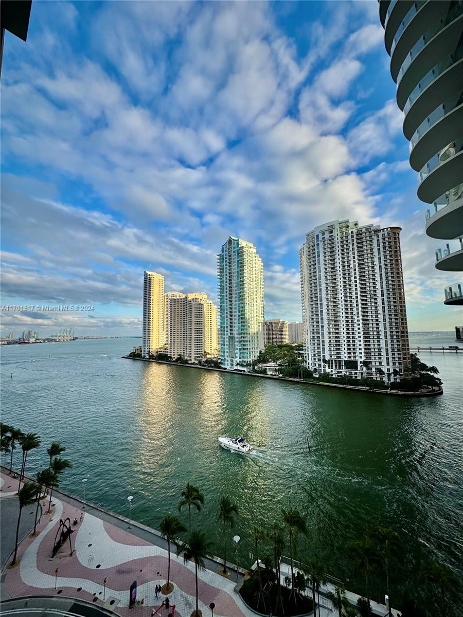 300 S Biscayne Blvd #L-1210, Miami FL 33131